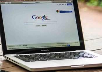 Google bloquea acceso a sitios de noticias en Canadá por ley que exige pagar a medios