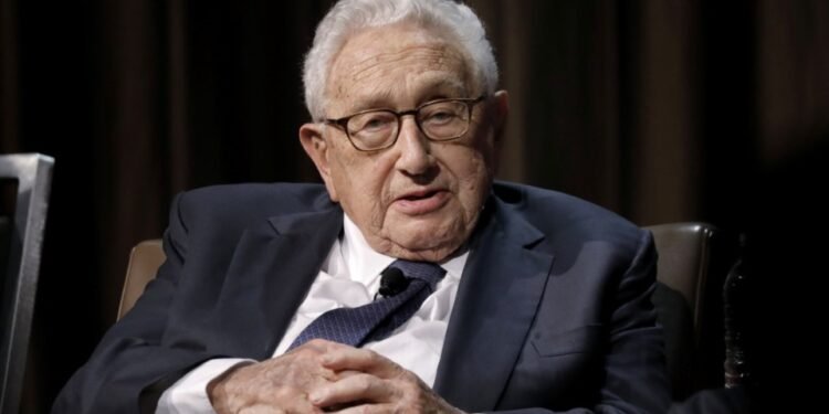 Advierte EU se «quedará aislado» si solo persigue sus intereses