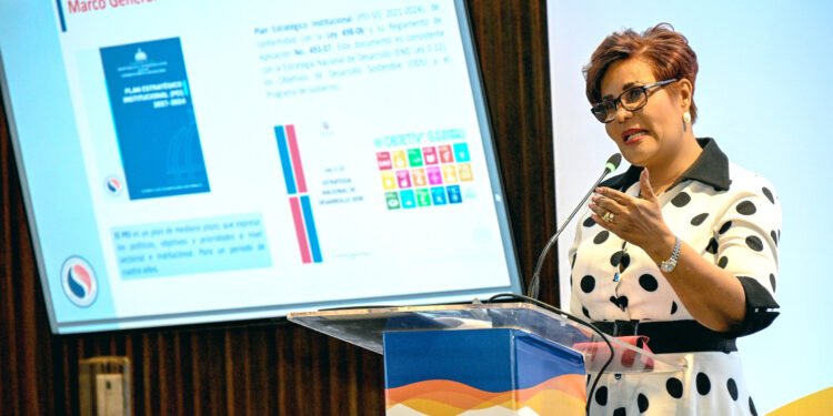 Josefa Castillo buscar dejar impronta con nueva Ley regule el sector seguros de RD