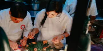 Los chefs Mitsuharu Tsumura y la Chef Tita presentan mezclan la gastronomía peruana y dominicana