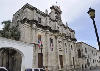 Presidente Abinader traspasa el Panteón de la Patria al Ministerio de Cultura