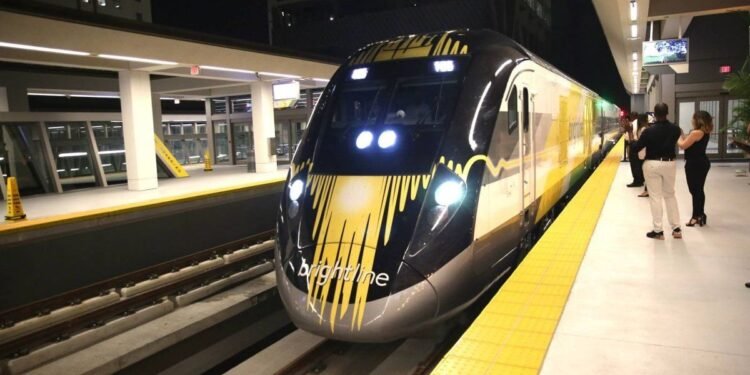 Desde el 1 de septiembre se podrá viajar en el tren de alta velocidad Miami-Orlando.