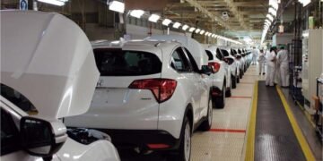 Honda revisará casi 1.2 millones de autos por problemas en cámara trasera