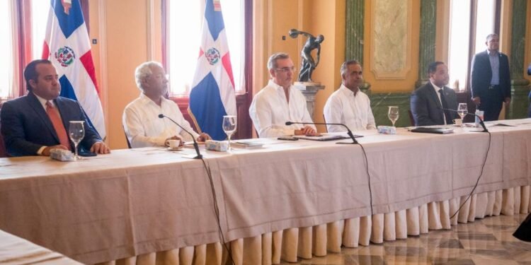 Presidente Abinader se reúne con ADP;  plantean un “un gran acuerdo nacional para la educación”