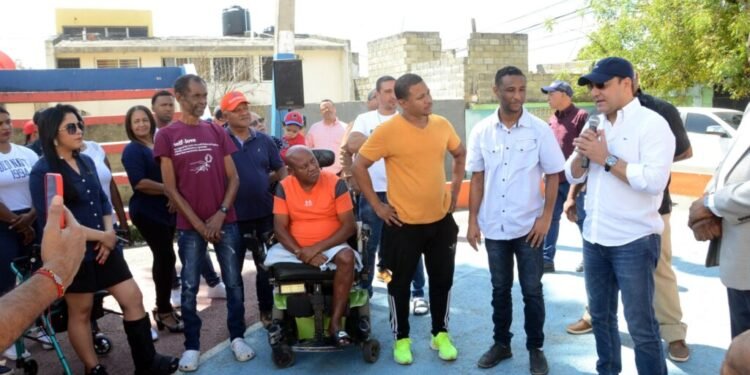 Abel Martínez entregó ocho nuevas obras en los últimos veinte días