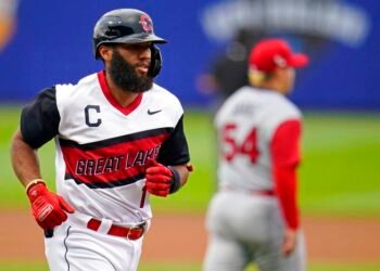 Jugadores RD abren el mercado de cambios GL