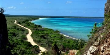 Ministro Medio Ambiente dice en la playa Bucanyé, Pedernales no se puede levantar edificios