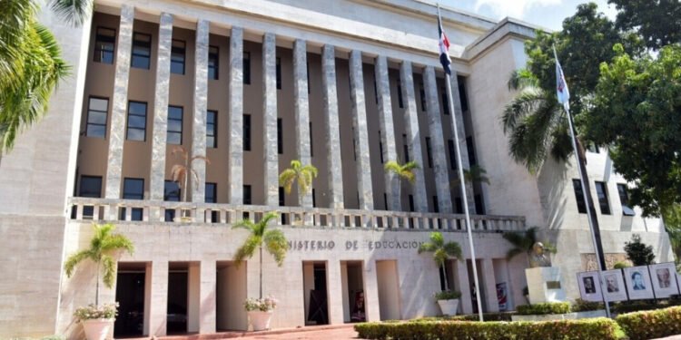 Ministerio de Educación garantiza cupo para todos en el próximo año escolar