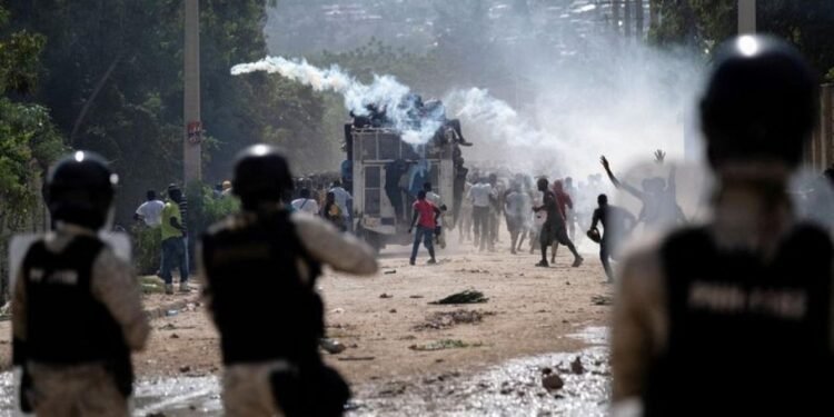 Consejo de Seguridad de la ONU evaluará posible envío de tropas para pacificar Haití