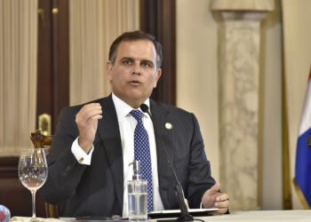 Ministerio de Hacienda informa que balance de deuda baja casi 5 puntos respecto al PIB 2020