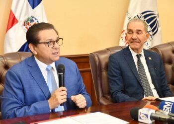 Gobierno exigirá recertificación a médicos para ejercer medicina en RD