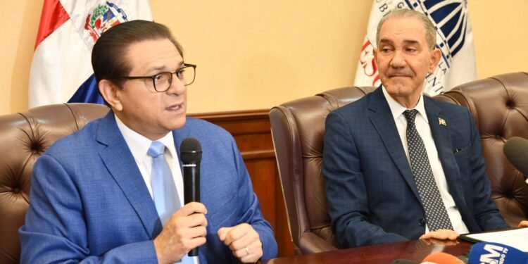 Gobierno exigirá recertificación a médicos para ejercer medicina en RD