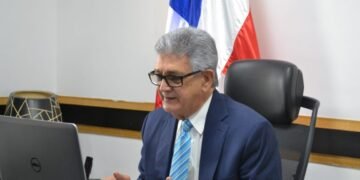 Director de Presupuesto dice gobierno seguirá buscando préstamos para cubrir déficit