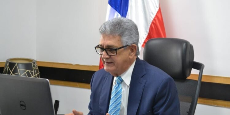 Director de Presupuesto dice gobierno seguirá buscando préstamos para cubrir déficit