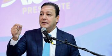 Abel promete que de ganar elecciones lanzará programa de pasantías en primeros 100 días de Gobierno