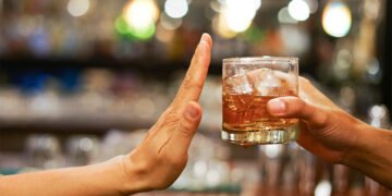 Una sola bebida alcohólica al día puede elevar la tensión arterial, según un estudio
