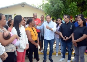 Abel Martínez entregó calle en hormigón construida en la comunidad de Arroyo Hondo Abajo