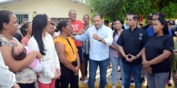 Abel Martínez entregó calle en hormigón construida en la comunidad de Arroyo Hondo Abajo