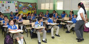 Educación autoriza inscriban niños sin actas de nacimiento