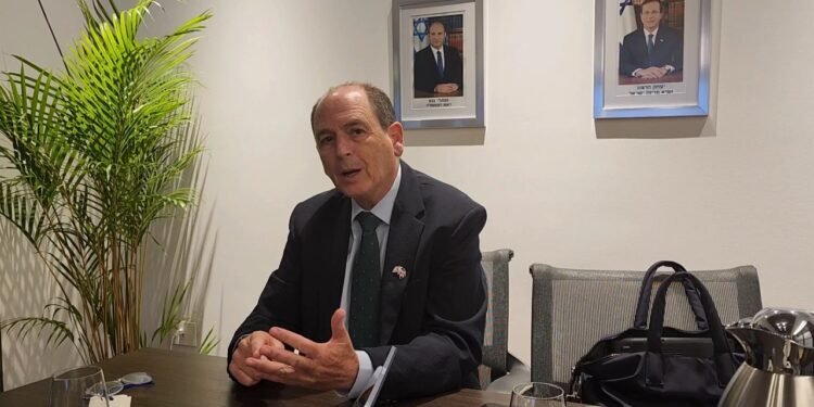 Embajador de Israel anuncia inversiones de $300 millones para combatir el sargazo en RD