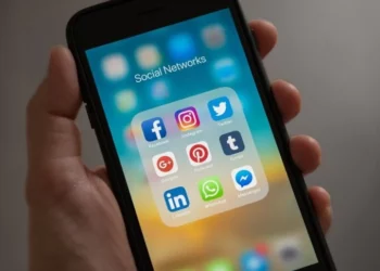 Más de 60% de la humanidad está conectada a las redes sociales