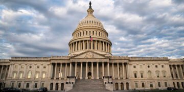 Congresista de Estados Unidos, Michael McCual, expresa preocupación por el uso excesivo de prisión preventiva en Rep. Dom.