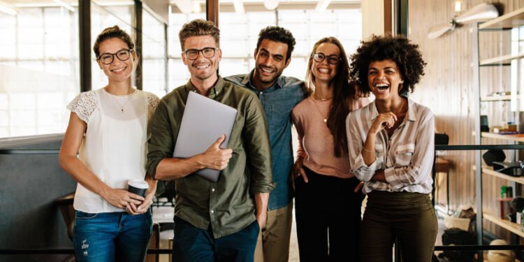 Mercado laboral enfrenta cambios con los profesionales Gen-Z