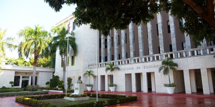 Acción Empresarial Educativa (Educa) advierte sobre posible reducción del presupuesto al Ministerio de Educación