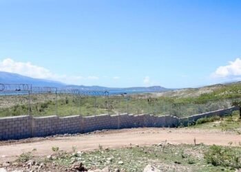 El presidente Luis Abinader revela causas del retraso en la construcción del muro fronterizo