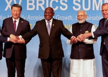 “No suma nada”: dura crítica de los economistas al anuncio del ingreso de Argentina a los BRICS