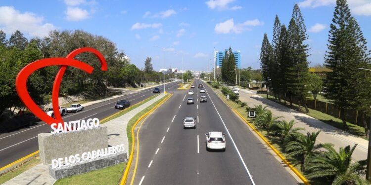 En Santiago, esperan puentes peatonales en autopista Duarte