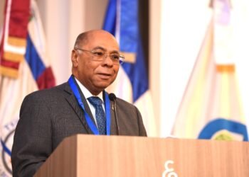 Presidente del Tribunal Constitucional dice que enseñar carta magna fortalece la democracia