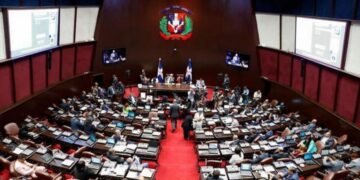 Diputados aprueban modificar el Código de Trabajo para otorgar 10 días de licencia por paternidad