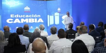 Gobierno presenta Expediente Único Educativo; permitirá verificar certificados de educación en línea