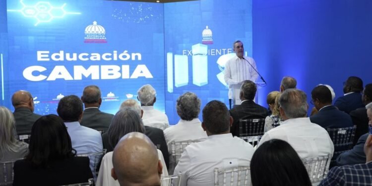 Gobierno presenta Expediente Único Educativo; permitirá verificar certificados de educación en línea