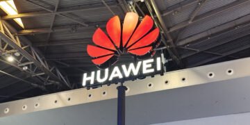 Bloomberg: Huawei instala plantas secretas en China para producir semiconductores