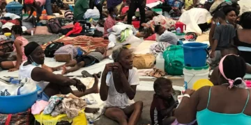 Desplazados por el terror de las pandillas, haitianos viven en condiciones inhumanas