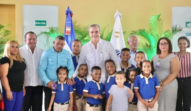 Presidente Abinader declara de alta prioridad nacional sector educativo preuniversitario