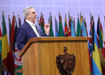 Abinader afirma que cerró la frontera con Haití a causa de «un grupo de anarquistas»