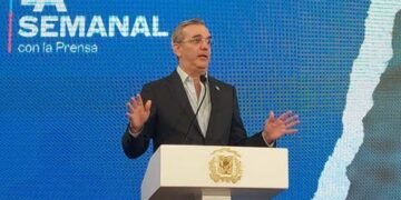 Presidente Luis Abinader plantea construcción de represa del río Artibonito