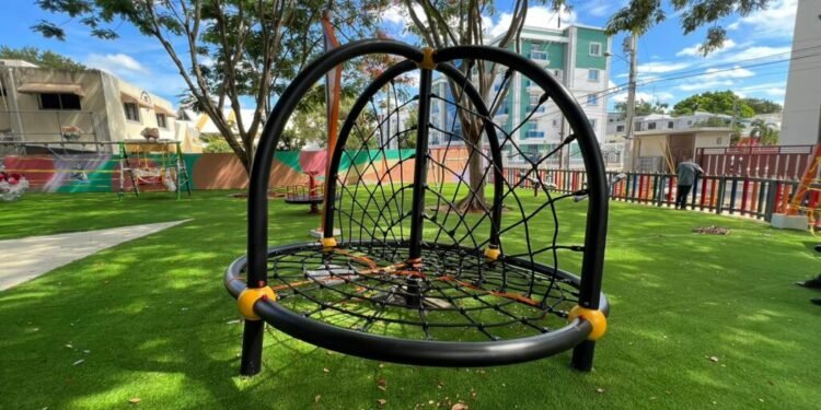 Alcalde Abel Martínez entregará un moderno parque infantil en Los Álamos