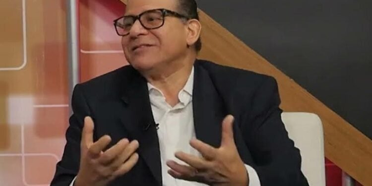 El economista Apolinar Veloz dice estadísticas de pobreza son manipuladas usando metodologías engañosas