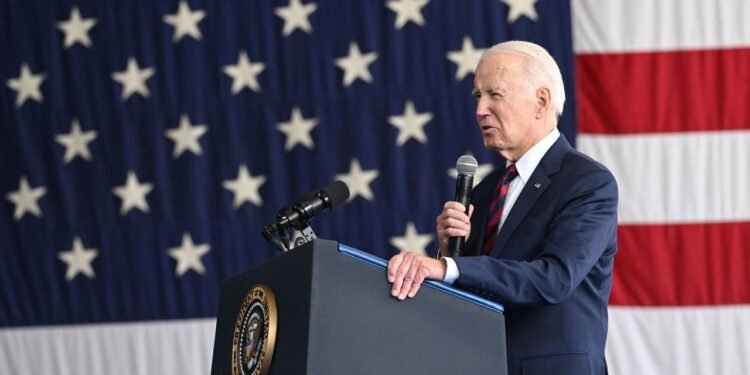 La campaña de reelección de Biden lanza anuncio en “espanglish” dirigido a latinos de EEUU