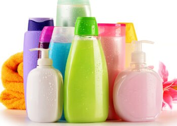 Dermatólogos advierten sobre químicos en los cosméticos