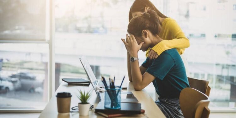 ¿El estrés y la ansiedad causan presión arterial alta?