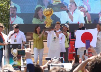 Chef japonés prepara la mejor paella del mundo y gana un concurso en España