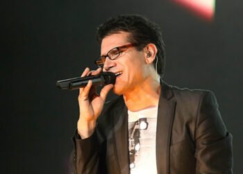 Jesús Adrián Romero anda atribulado, suspende gira, se retira de los escenarios por su salud mental