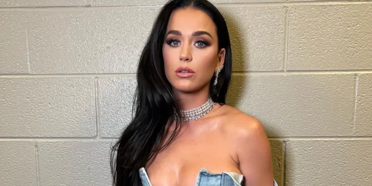 Katy Perry se emblsa millonaria suma con la venta de su catálogo