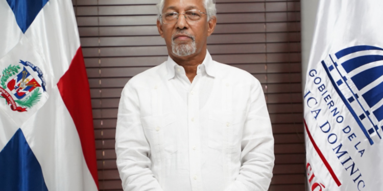 Ministerio Educación RD garantiza docencia a estudiantes haitianos