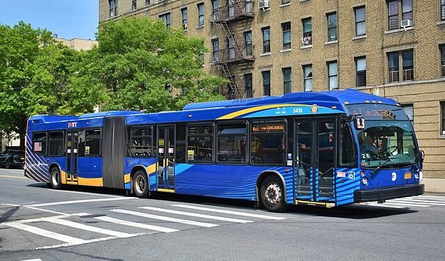 Buses gratis por varios meses en 5 rutas en Nueva York desde este domingo: programa piloto MTA